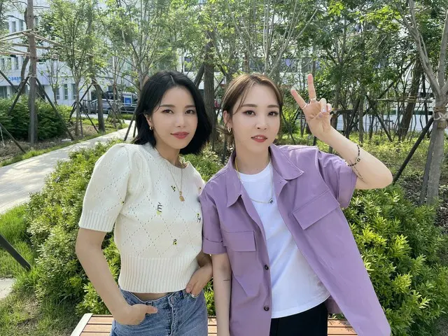 [T Official] MAMAMOO, [#Solar #MOON BYUL] We Muumuu everyone at 8 o'clock for awhile 40 minutes, Sol
