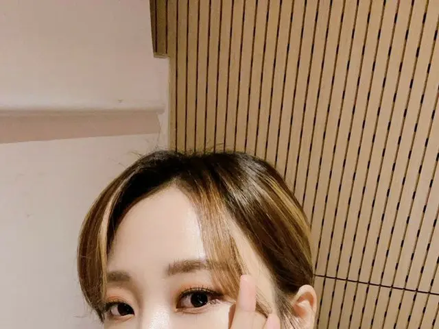 [T Official] MAMAMOO, [#MOON BYUL] After a while, at 9 o'clock, we Muumuueveryone send a happy Wedne