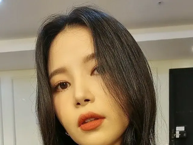 [T Official] MAMAMOO, [#Solar] After a while, at 5 o'clock, the donkey's earwill be broadcast to the