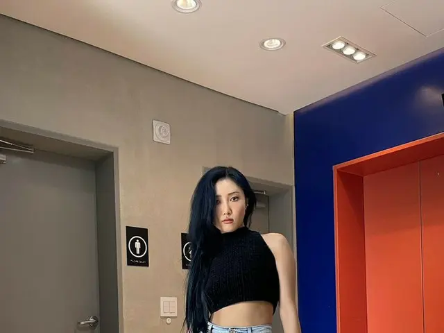 [T Official] MAMAMOO, [#Hwasa] After a while, 2 o'clock neighbor now ”Han HyeJin's backstage'We Muum