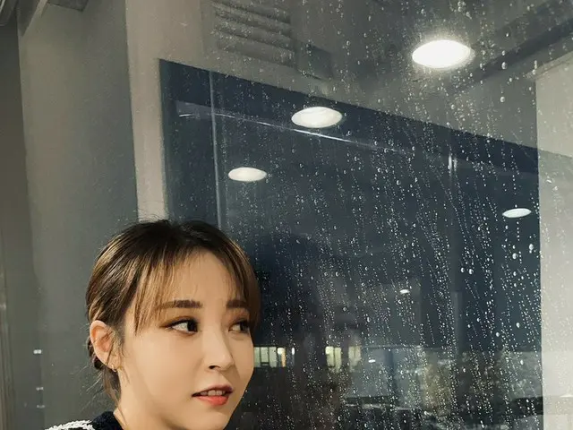 [T Official] MAMAMOO, [#MOON BYUL] After a while, 9 o'clock neighbor now”studio” Door Night ”We Muum