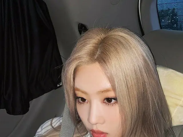 [T Official] LOONA (Loona), [#Kinritsu / #KimLip] Click ⚡ #LOONA #LOONA ..