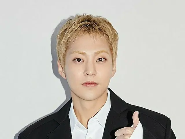 XIUMIN (EXO), held an online press conference to commemorate the release of the1st solo mini album ”