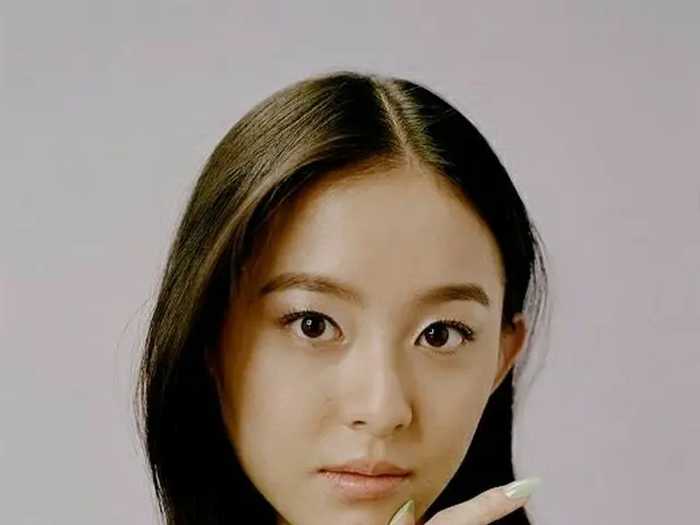 Actress Park Ji Hoo, who appeared in the MV of New Jeans "Ditto", released the p