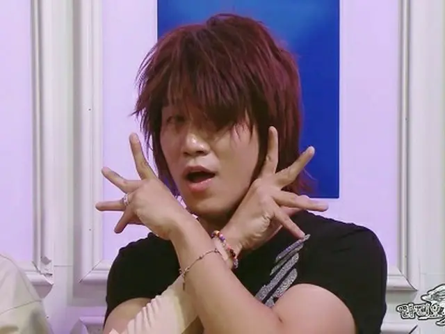 Hot Topic is a love call to Tanaka (Kim Kyung Wook), a “Japanese host-style char