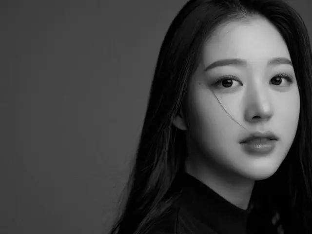 Jang Won Young (IVE)'s real sister Jang Da Ah released profile photo. Born in 20