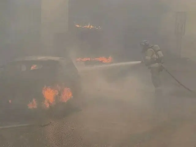 The firefighters are fighting a fire in Gangneung, Gangwon-do, northeastern Sout