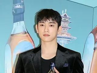 Jinyoung (GOT7) attended a photo event of a luxury whiskey brand. . .
