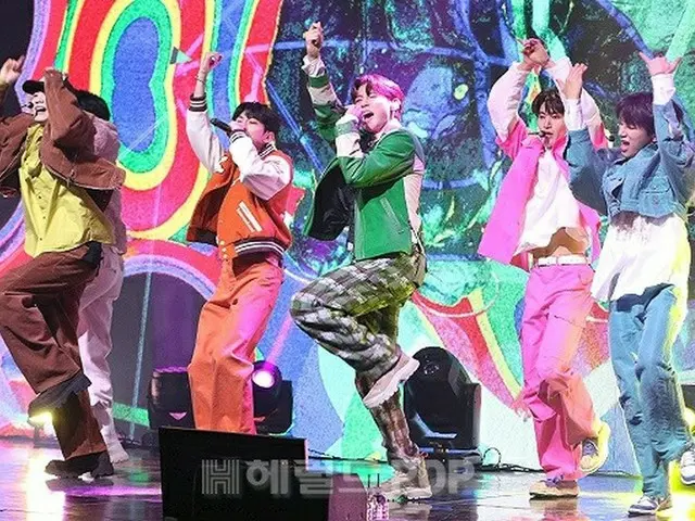 BLITZERS held a showcase for their 2nd single album "Macarena". . .