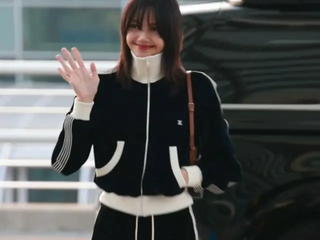 LISA departs for Thailand at Incheon International Airport.