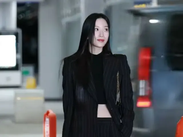 Actress Mun KaYoung leaves for Hong Kong on the morning of the 18th at Incheon I