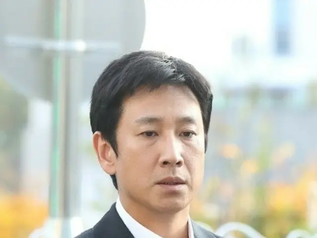 Actor Lee Sun Kyun was reportedly found unconscious in a car in a park in Seoul.