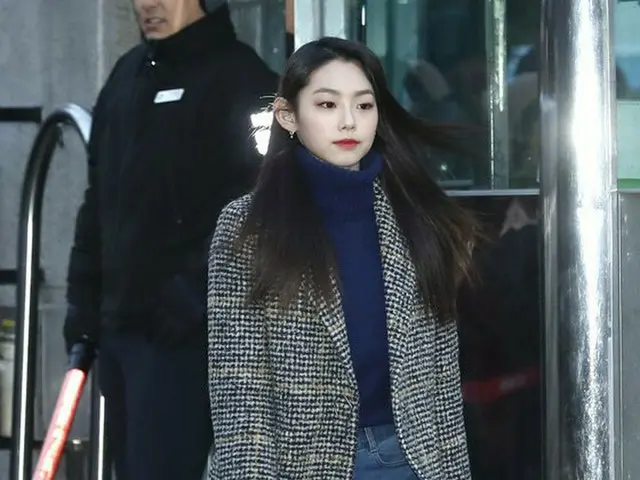 IOI gugudan's Se Jeong, Mina, arriving to work for Music Program ”Music Bank”Rehearsal.