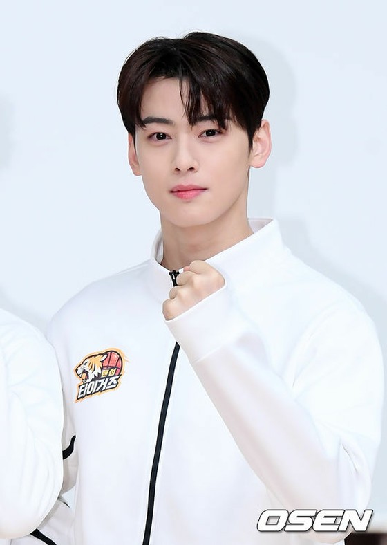 Astro reps issue apology on Cha Eunwoo's Itaewon outing