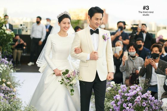 Jun Jin Shinhwa Unveils A Happy Wedding Ceremony Wow Korea