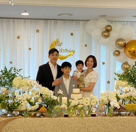 Actress Chang Shin Young, husband Kang Kyoung Jun and the best visual family "The best day of the year"