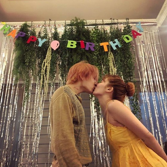 Hyuna Dawn Unveils Lovestagram With A Sweet Candy Couple Ring Wowkorea