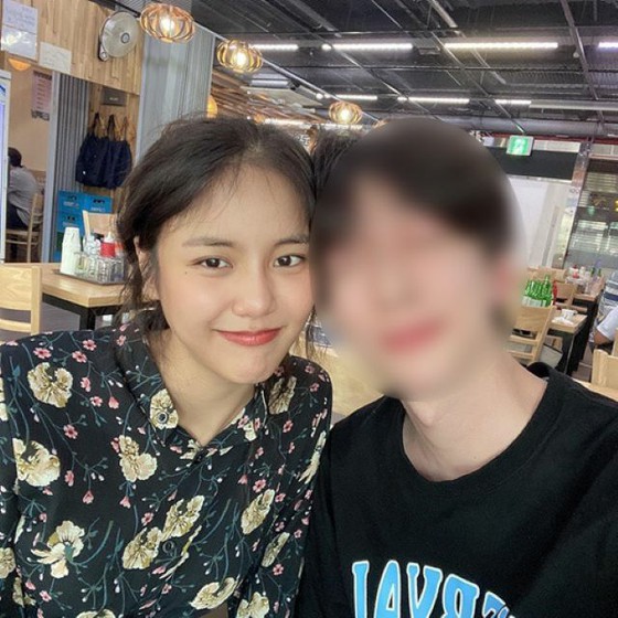 "AOA" Hyejeong, who is the man next to her? … “Immediately deleted” the face-to-face two-shot posting on Instagram