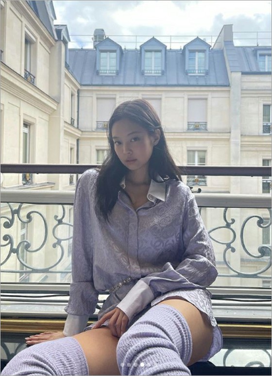 "BLACKPINK" JENNIE, bold underwear disappearance fashion