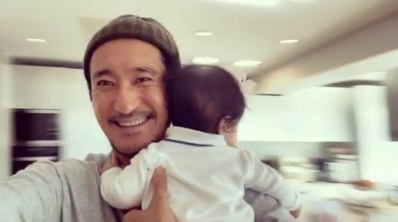 Actor Shin Hyun Joon looks happy with his daughter at the age of 54, "I love you."