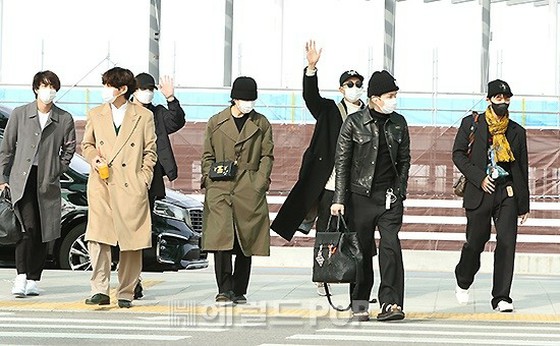 [Photo] "BTS" departs for Los Angeles, USA due to schedule