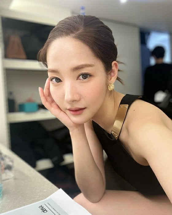 Actress Park Min Young, "Suddenly I'm very sick ..."