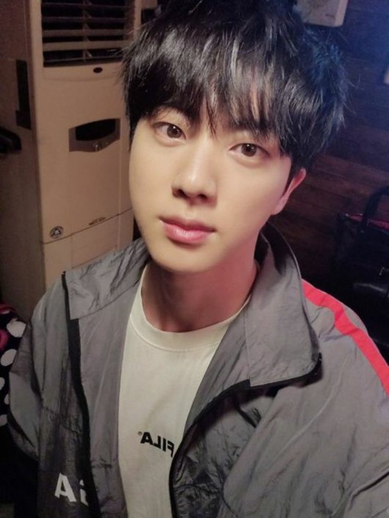 BTS's JIN, good-looking even if he eats salty food and wake up to have ...