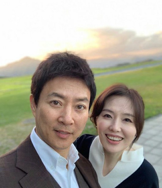 Choi Soo Jong Ha Hee Ra Couple Son And Daughter Appear On Instagram Video And Their Visuals Become Hot Topic Wow Korea