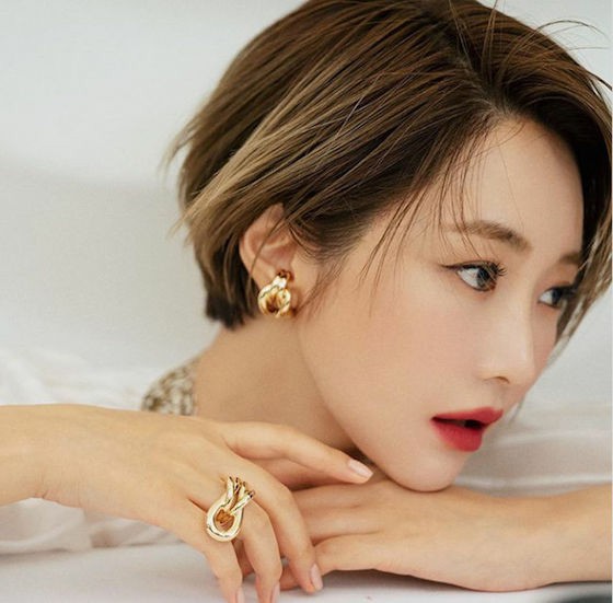 Actress Ko Joon Hee looks amazing with short hair as always, "Seductive Beauty" Calls for Red Lipstick to go Out of Stock!
