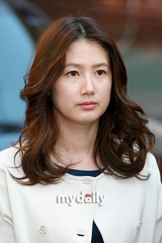 Former actress Shim Eun Ha denies returning to the entertainment world ... "The big star of the 90's" who retired at the height of her career