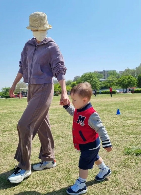 Sayuri (sayuri Fujita), He Has Grown Up Again! … A Walk In The Park 