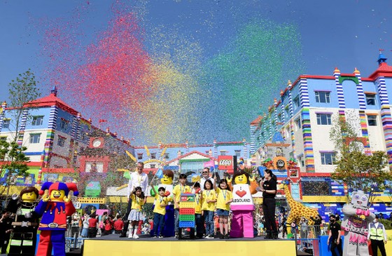 "Legoland" opened in South Korea, an accident occurred with roller coaster