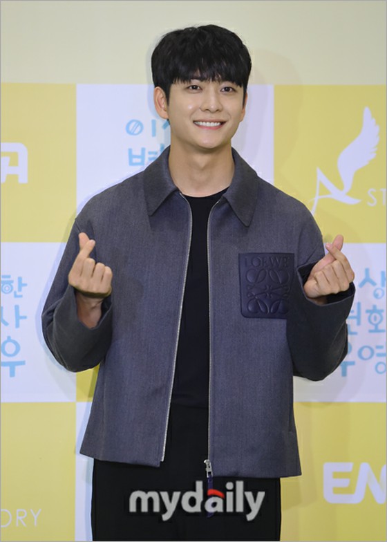 [Official] Actor Kang Tae Oh joins the army on September 20th... to inform fans directly.