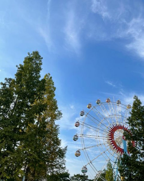 Actress Kim Ha Neul at an amusement park with her daughter? … Surprising transparency even without makeup