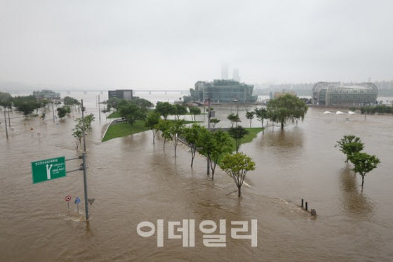 "No vehicle restrictions for flood warnings" Man-made disaster that missed prime time = Korea