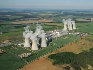 South Korea and Czech Republic have agreed to an "unequal contract" in what is expected to be the largest nuclear power plant export departure in the next decade.