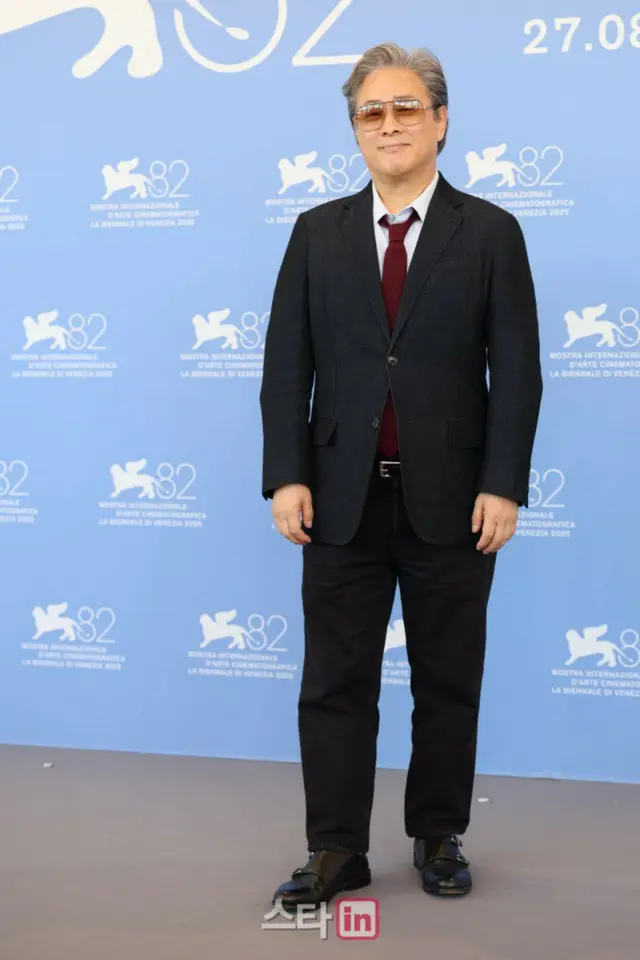 パク・チャヌク監督＆イ・ビョンホン＆ソン・イェジンなど映画「仕方ない」チーム、ベネチア映画祭を熱くする03