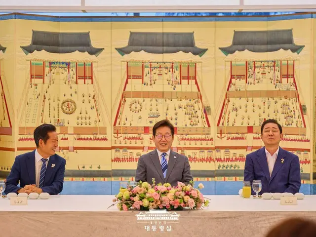 President Lee meets with ruling party lawmakers for lunch... "If the 'strong' come out too forcefully, it will have a negative impact on public opinion" - South Korea