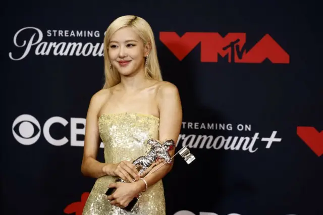 「BTS」が叶えられなかった夢、「BLACKPINK」ROSEの「APT.」がかなえた＝「MTV VMA」3