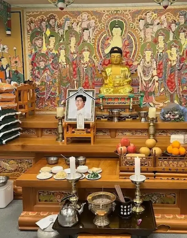 故大図書館（本名ナ・ドンヒョン）さんのYouTubeチャンネルとファンカフェが故人を追悼する空間として維持される。