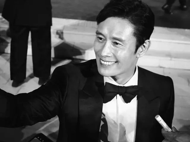 Actor Lee Byung Hun, the actor of actors... "Unique aura" on the Venice red carpet