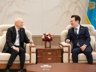 President Lee meets with Professor Sandel... "I hope Korea can also reap the 'peace dividend'" = Korea