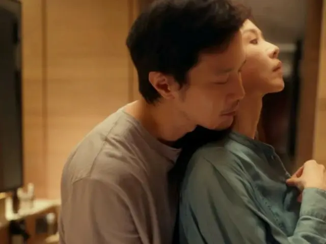 Chinese TV Series NOW: "Born to Shine" Episode 11: Shi Aima becomes obsessed with her relationship with Director Li = Synopsis and spoilers