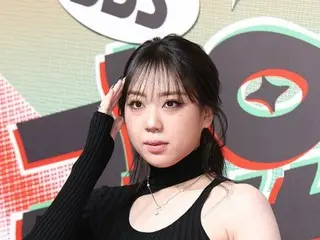 Hot Topic singer LEE YOUNG JI, who collaborated with Hoshino Gen, was shocked by the KakaoTalk update, saying, "Ah, ugly."