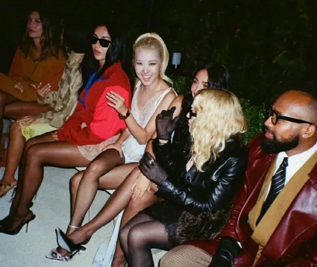 ROSEが会場で“センター”に座っていた事実が後になって明らかになった。