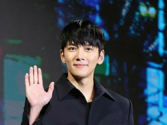 Ji Chang Wook Shines at Paris Fashion Week