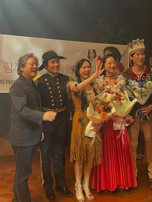 女優ソン・イェジン、ファンからの育児関連コメントに直接返信…“最初は大変だけど早く過ぎる” 01