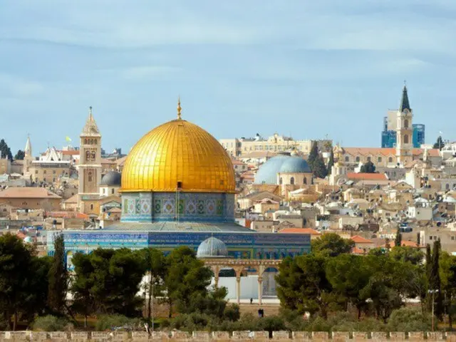 Why does Prime Minister Netanyahu always play the "West Bank annexation" card?