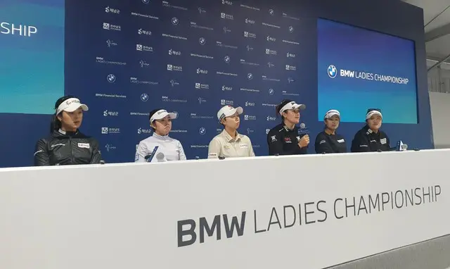 「BMW女子選手権」出場選手たちが記者会見を行っている。左からユン・イナ、山下美夢有（Miyu Yamashita）、キム・ヒョジュ、ハンナ・グリーン、キム・アリム、ユ・ヘラン（写真：wowKorea）