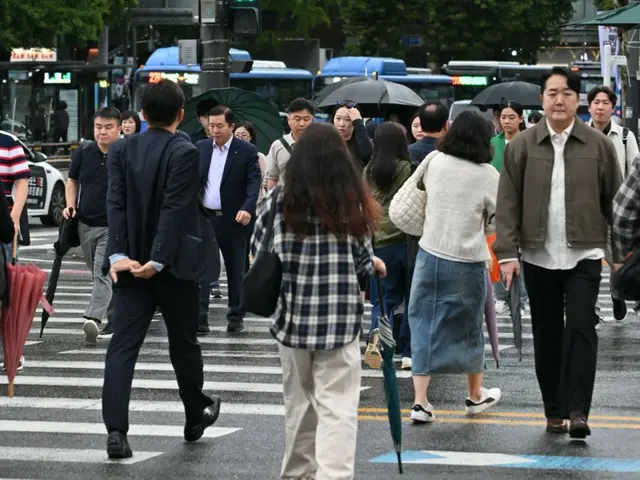 79% of South Koreans say "economic growth" is more important than "income distribution"
